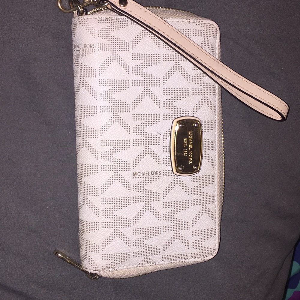 Woman’s wallet